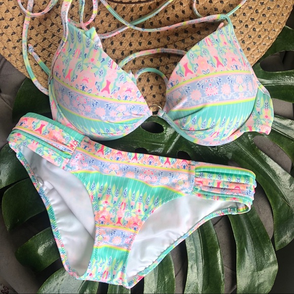 Victoria's Secret Other - ⬇️Victoria’s Secret the Fabulous bikini 32B/XS